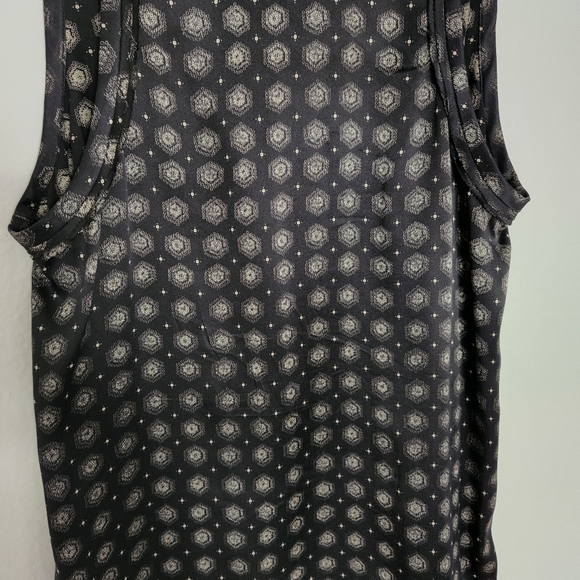 Joie silk patterned black sleeveless top size xs - Picture 4 of 5